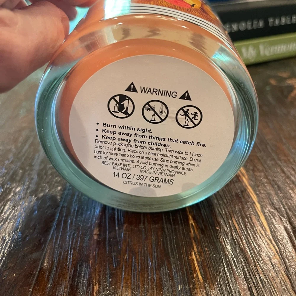 🕯️NWOT CANDLE - Picture 5 of 5